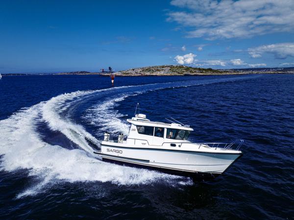 Jet Boats vs. Propeller Boats: Which is Best for You?